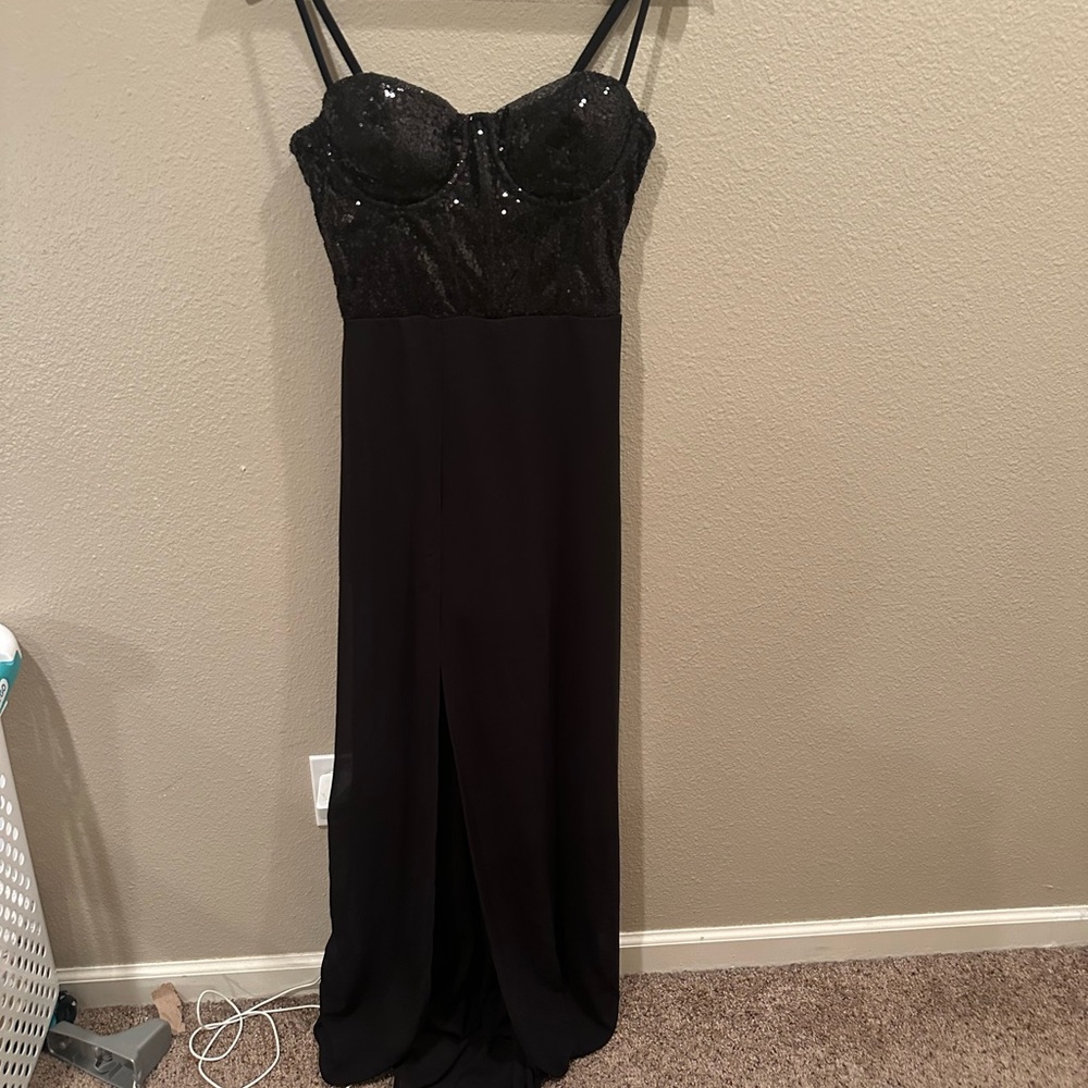 Elegant Black Sequin Evening Dress